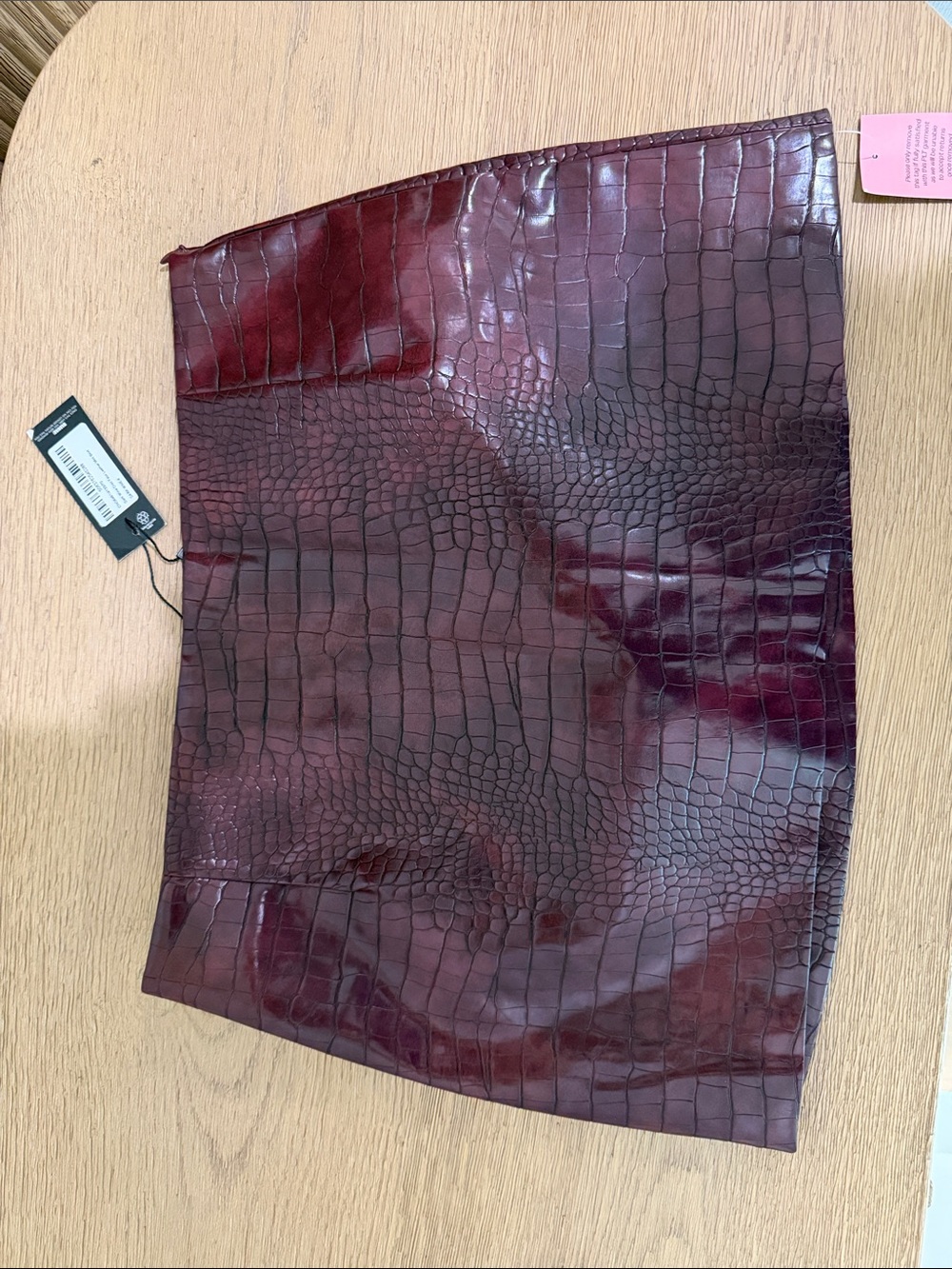 PrettyLittleThing Burgundy Faux Croc Mini Skirt size 4